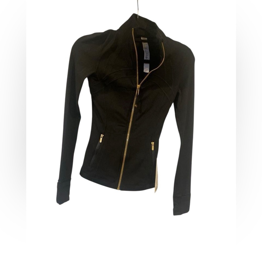 -NWT Lululemon define jacket nulu Size 2